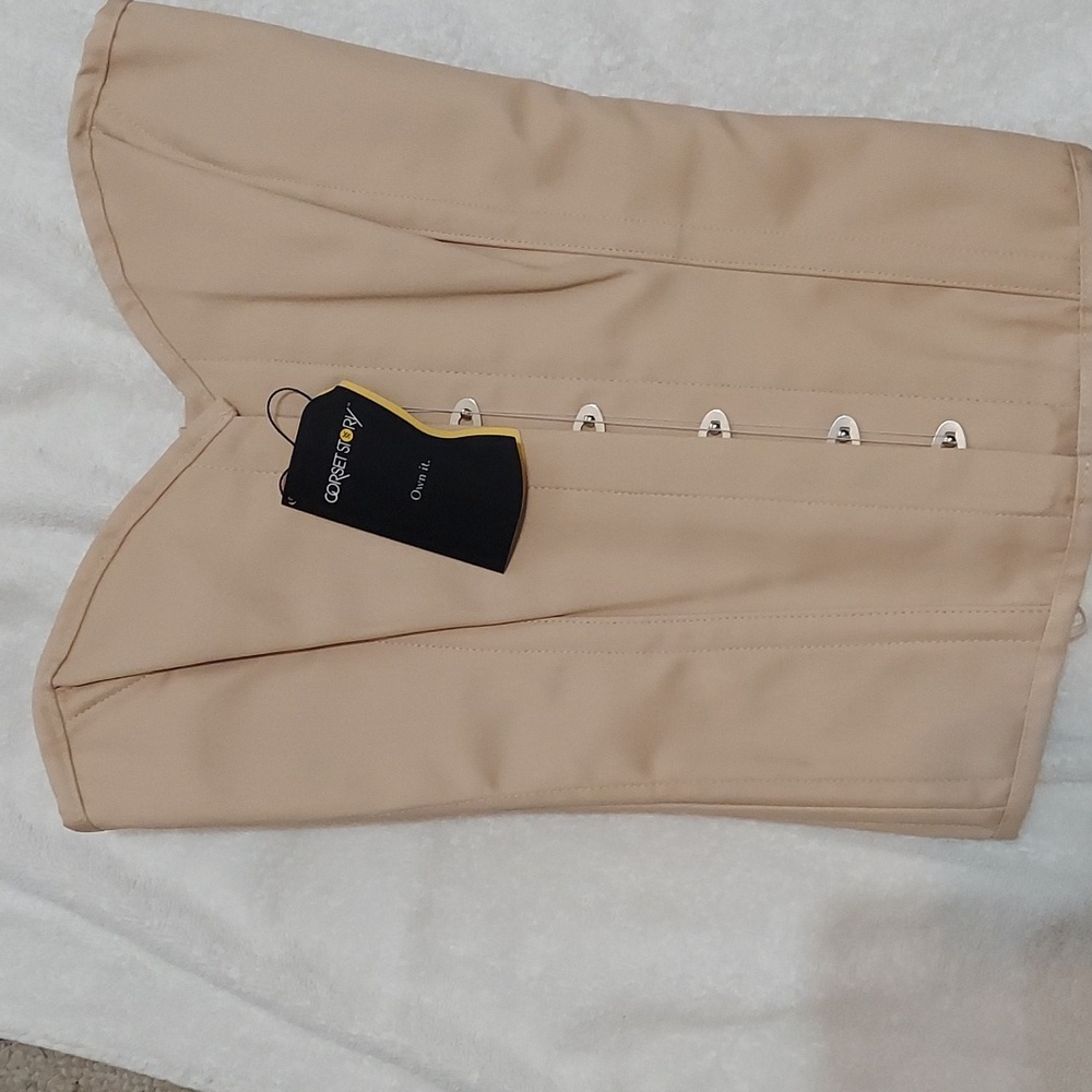 NWT. NIP. CORSET STORY tan corset with front busk. Size W40